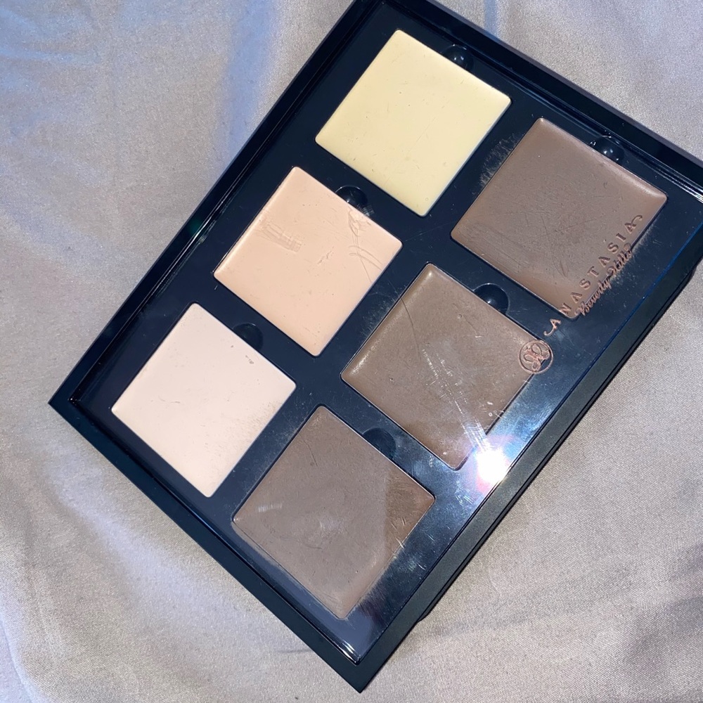 Anastasia BH Contour Pallet